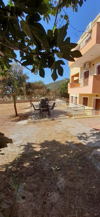 Savvas Apartments Plitra Exterior photo