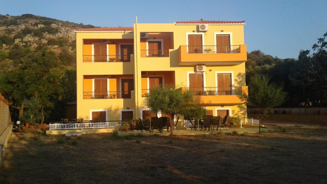 Savvas Apartments Plitra Exterior photo